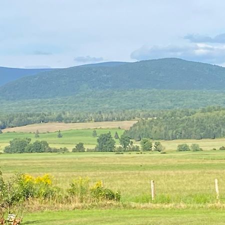 Couette Et Cafe Au Crepuscule Bed & Breakfast La Patrie Exterior foto